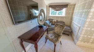 tv and lounge