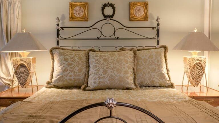 deluxe queen bed