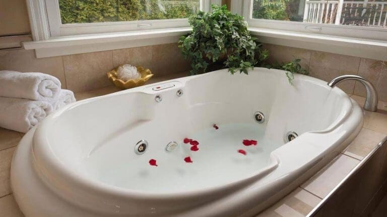 giant jet tub